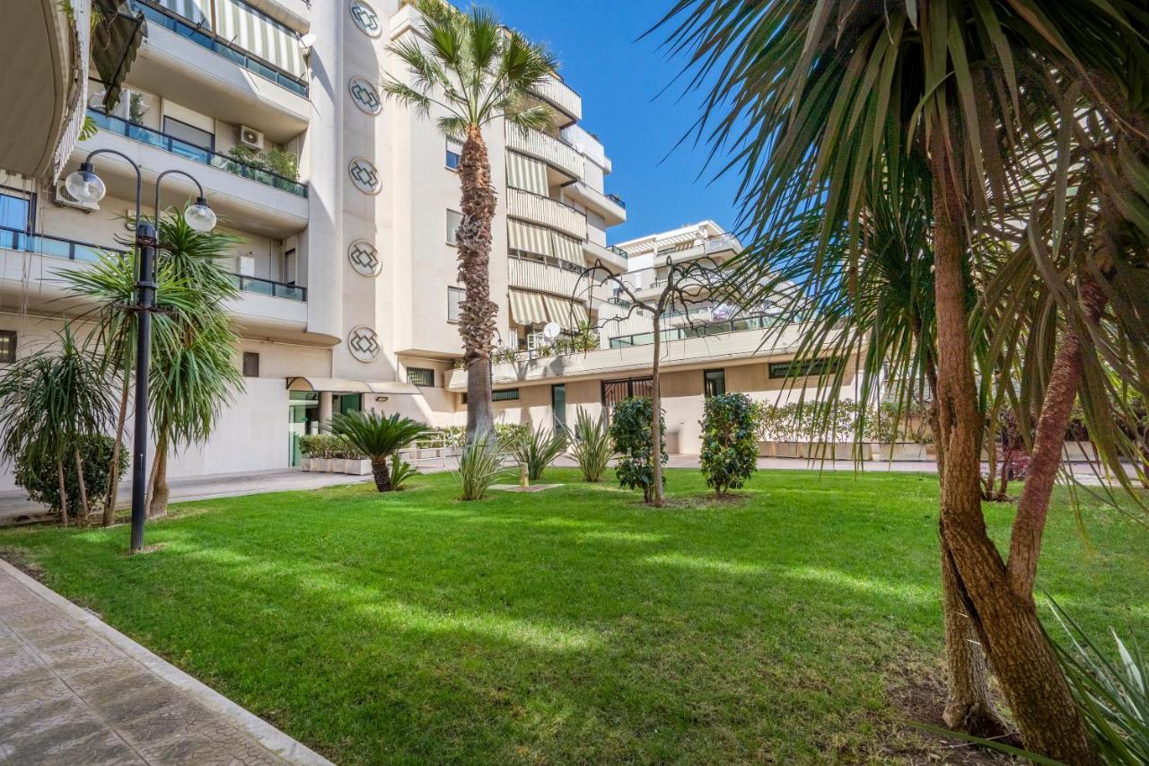Grazia Attic Apartment With Terrace Trani Buitenkant foto