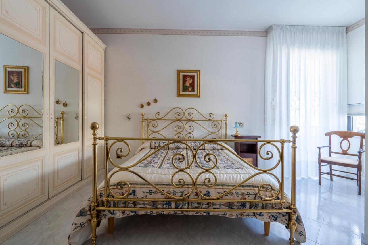 Grazia Attic Apartment With Terrace Trani Buitenkant foto